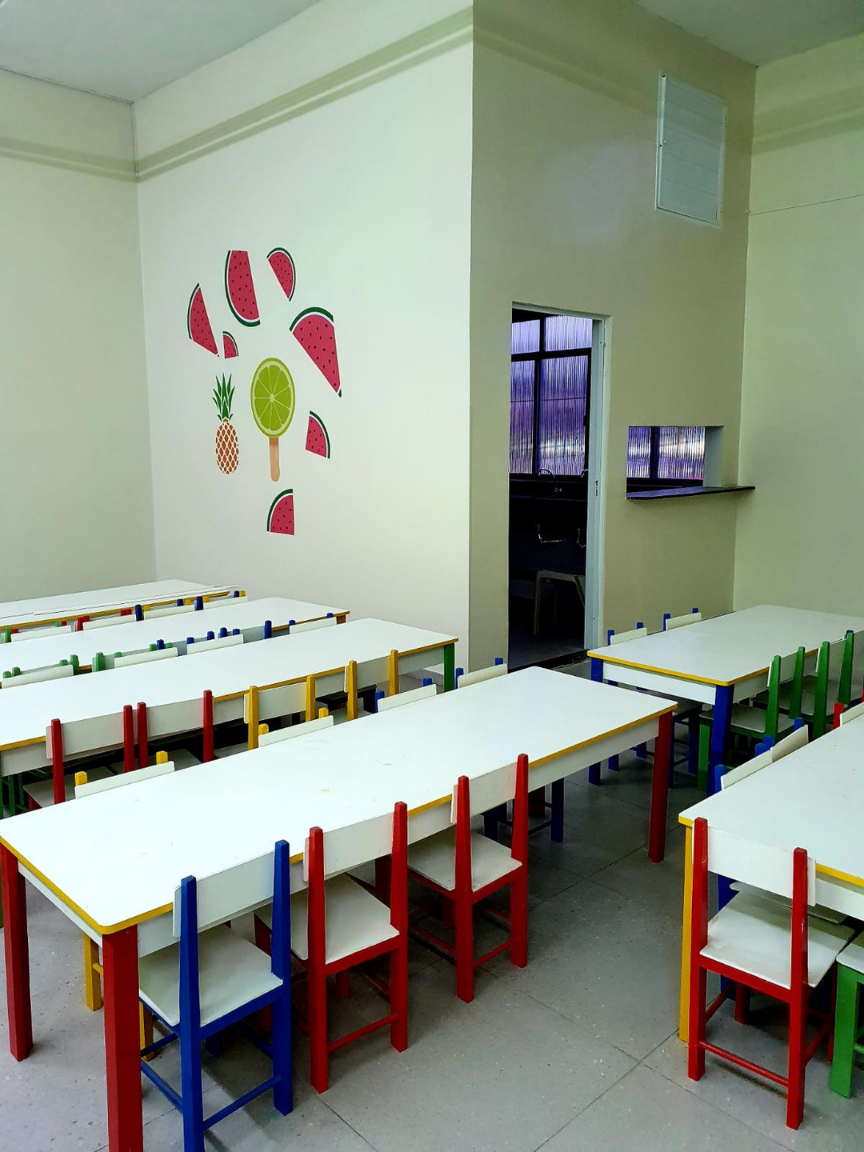 Sala de aula preparada para as crianças